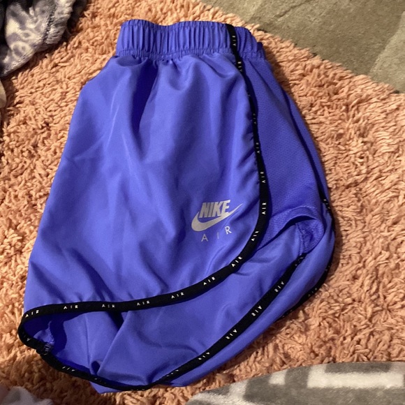 nike shorts - Picture 3 of 4